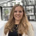 Porträtbild von Carina de Luca, Kreditspezialistin Mittelstand bei der L-Bank